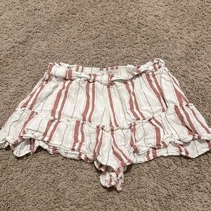 cute flowy vacation shorts !